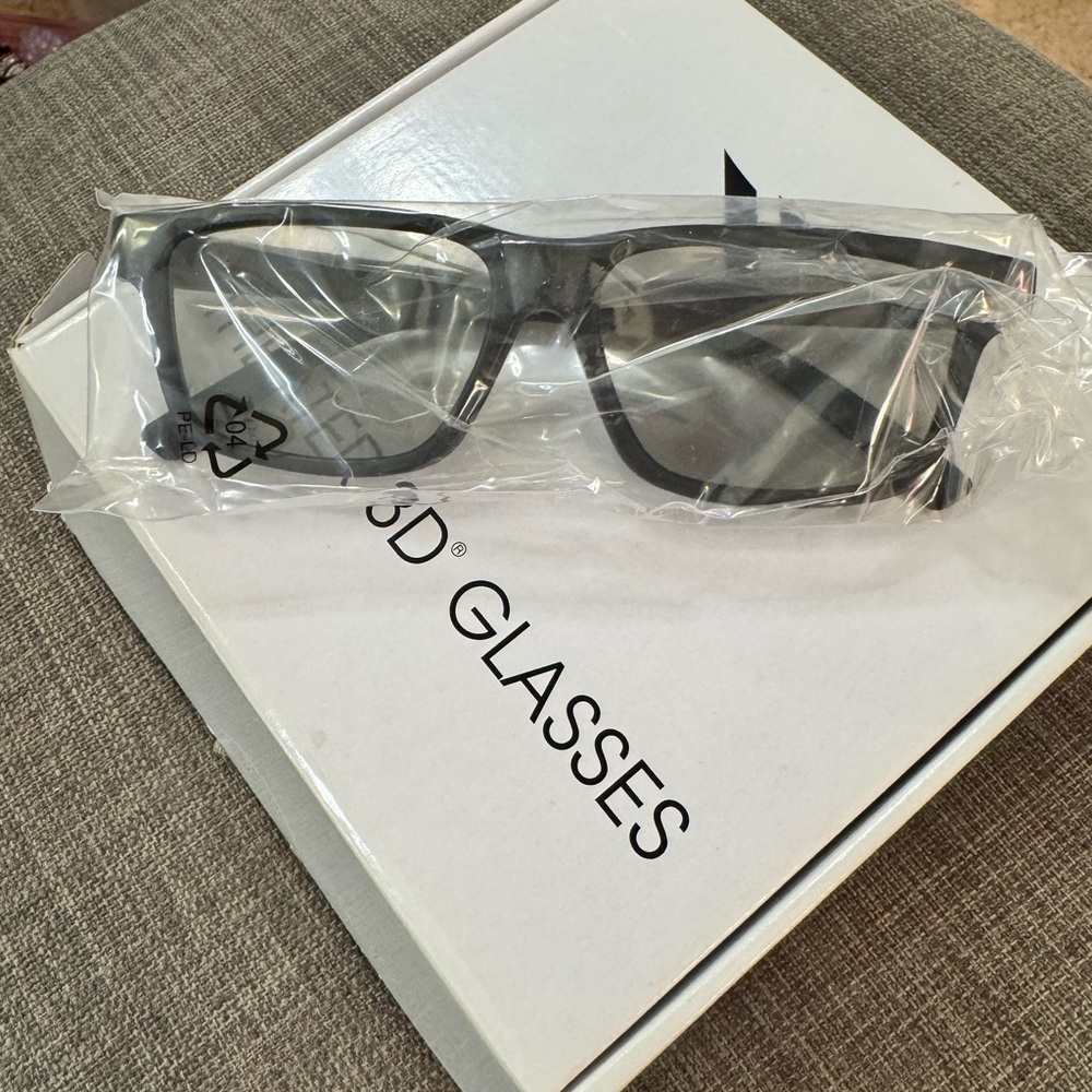 Vizio Passive 3D TV Theater 3D Glasses 8 Pair New In Original Box/ Packages